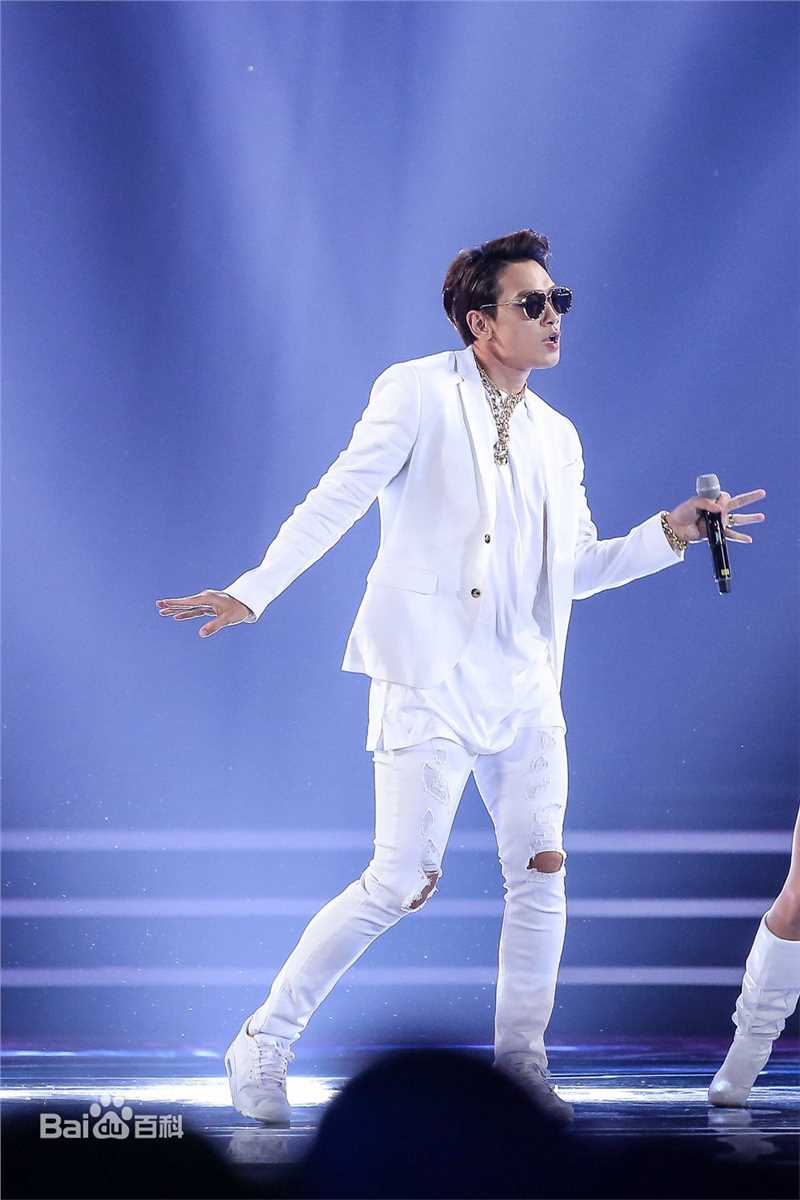 郑智薰(英文名:Rain 韩文名：  罗马拼音：Jung Ji Hoon)越南小姐总决赛图片图册