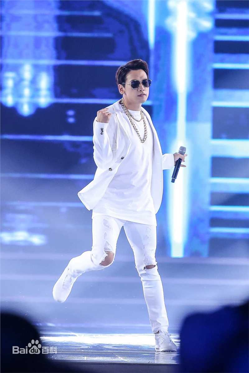 郑智薰(英文名:Rain 韩文名：  罗马拼音：Jung Ji Hoon)越南小姐总决赛图片图册