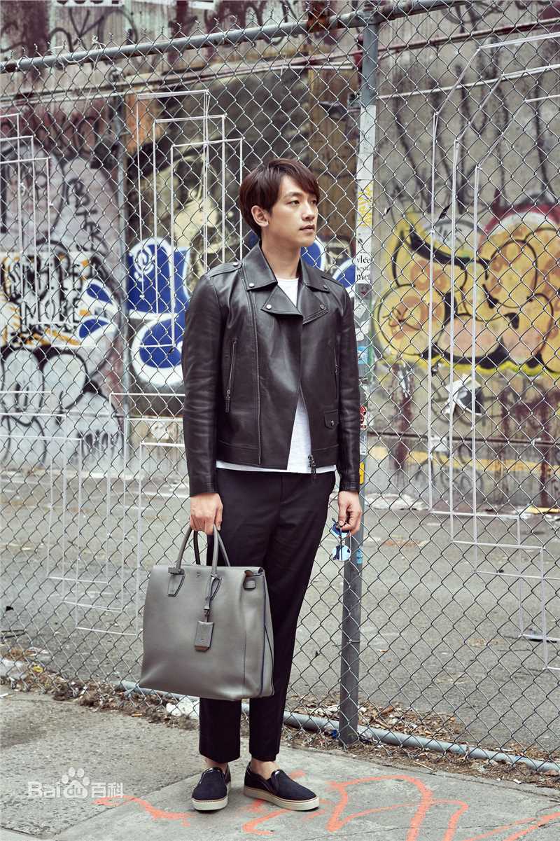 精选郑智薰(英文名:Rain 韩文名：  罗马拼音：Jung Ji Hoon)在纽约《MET GALA》之行中的图册