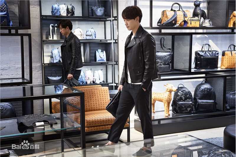 精选郑智薰(英文名:Rain 韩文名：  罗马拼音：Jung Ji Hoon)在纽约《MET GALA》之行中的图册