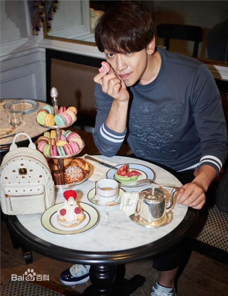 精选郑智薰(英文名:Rain 韩文名：  罗马拼音：Jung Ji Hoon)在纽约《MET GALA》之行中的图册