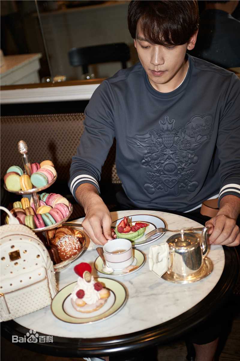 精选郑智薰(英文名:Rain 韩文名：  罗马拼音：Jung Ji Hoon)在纽约《MET GALA》之行中的图册