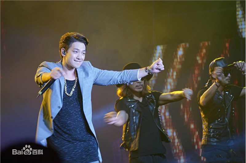 郑智薰(英文名:Rain 韩文名：  罗马拼音：Jung Ji Hoon)O 跨界演唱会图片图集