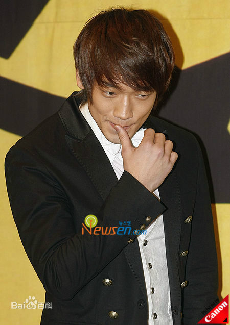 郑智薰(英文名:Rain 韩文名：  罗马拼音：Jung Ji Hoon)9性感图片图集