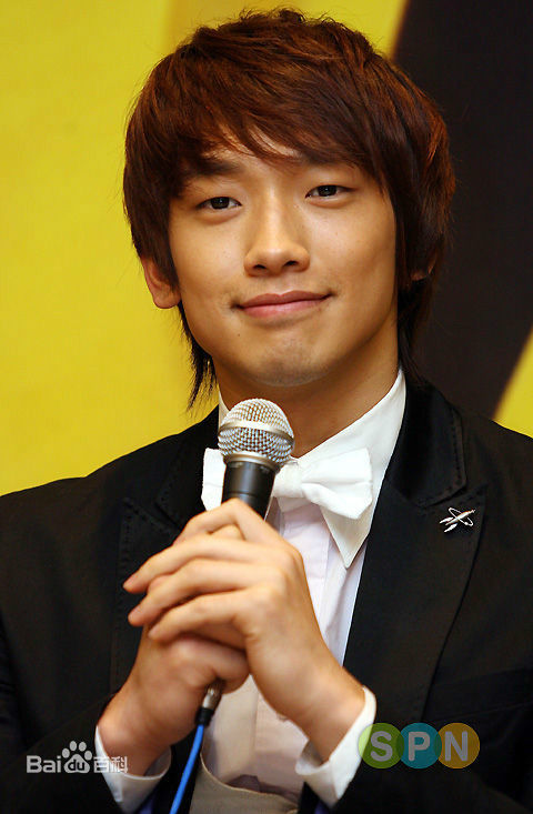 郑智薰(英文名:Rain 韩文名：  罗马拼音：Jung Ji Hoon)9性感图片图集