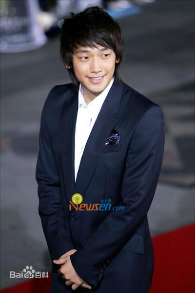 郑智薰(英文名:Rain 韩文名：  罗马拼音：Jung Ji Hoon)8前后照片