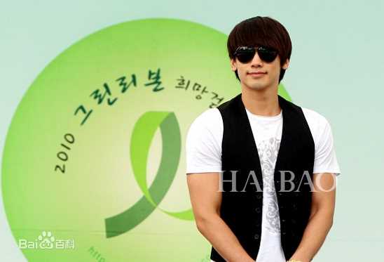 郑智薰(英文名:Rain 韩文名：  罗马拼音：Jung Ji Hoon)前后照片