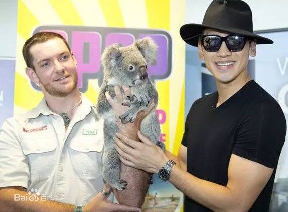 郑智薰(英文名:Rain 韩文名：  罗马拼音：Jung Ji Hoon)前后照片