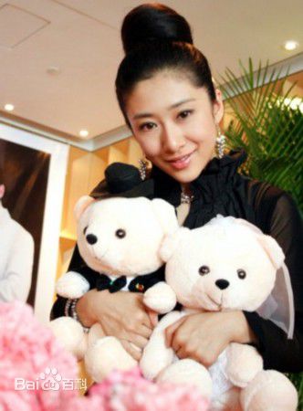 最新刘思彤在《双城生活》中的图集