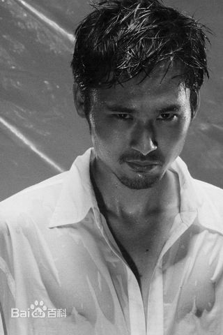 刘畅在《恋爱的犀牛》2012版 饰马路中的