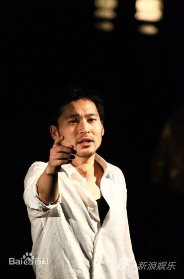 刘畅在《恋爱的犀牛》2012版 饰马路中的