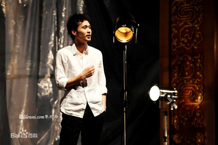 刘畅在《恋爱的犀牛》2012版 饰马路中的