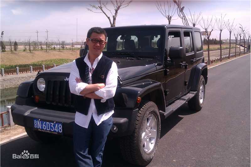 侯岩松照片壁纸壁纸