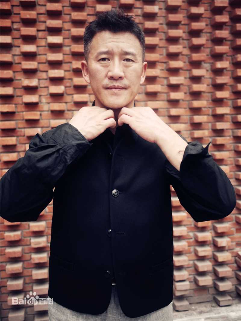 侯岩松照片壁纸壁纸