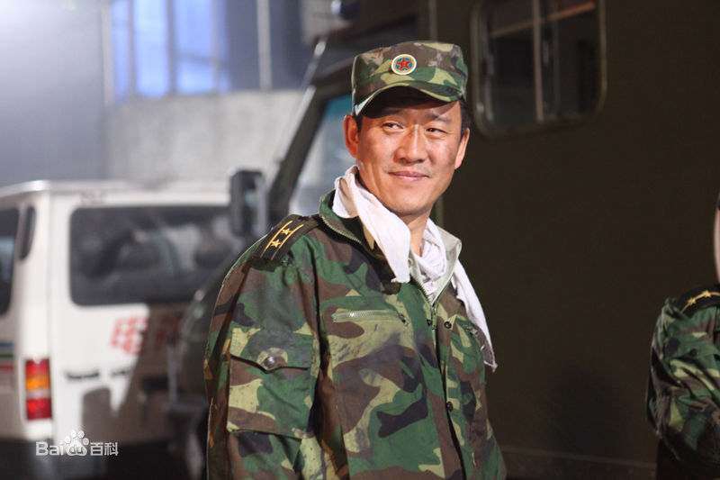 侯岩松照片壁纸壁纸