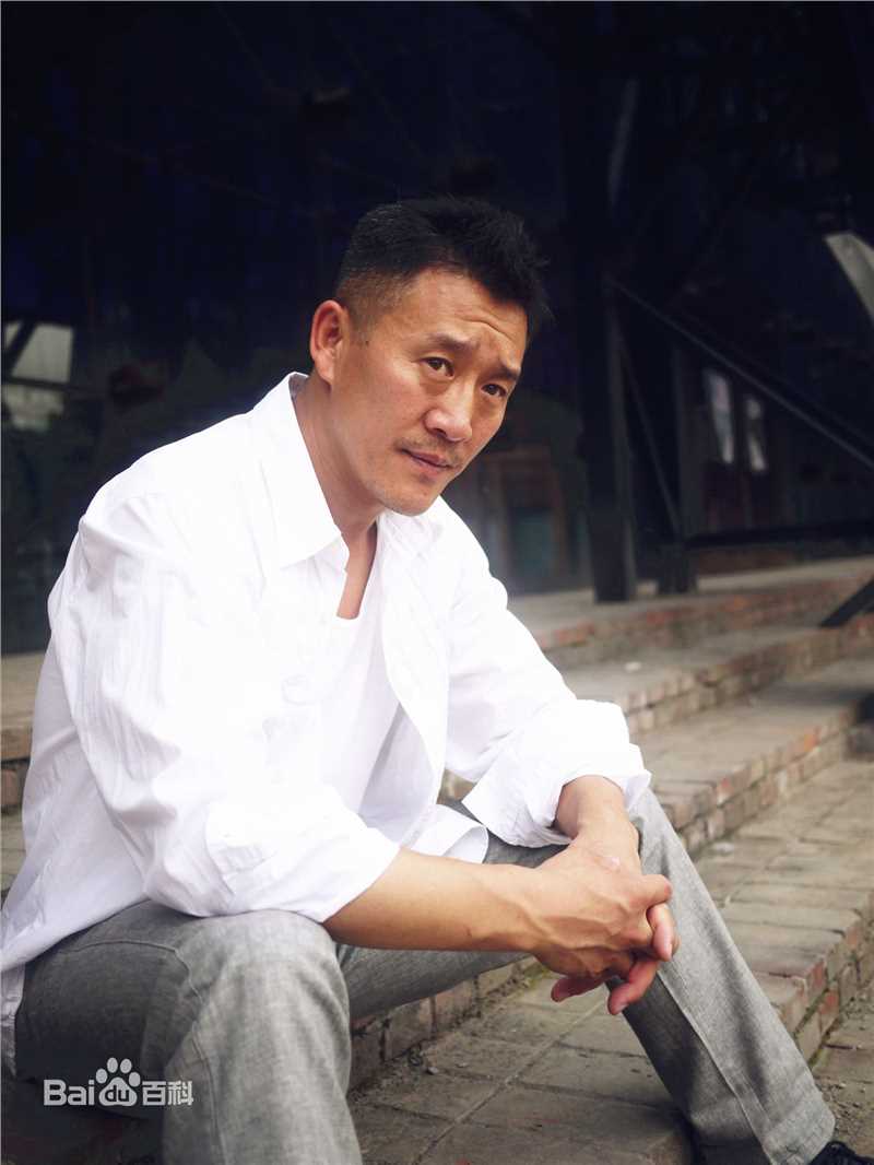 侯岩松照片壁纸壁纸