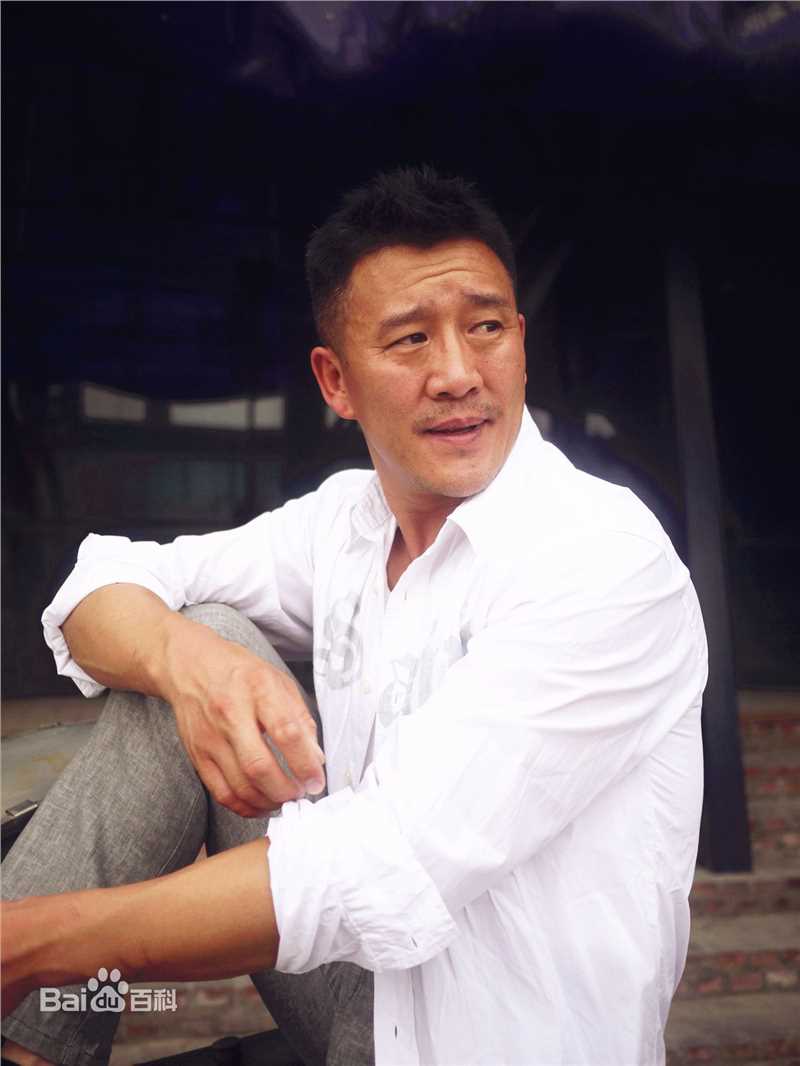 侯岩松照片壁纸壁纸