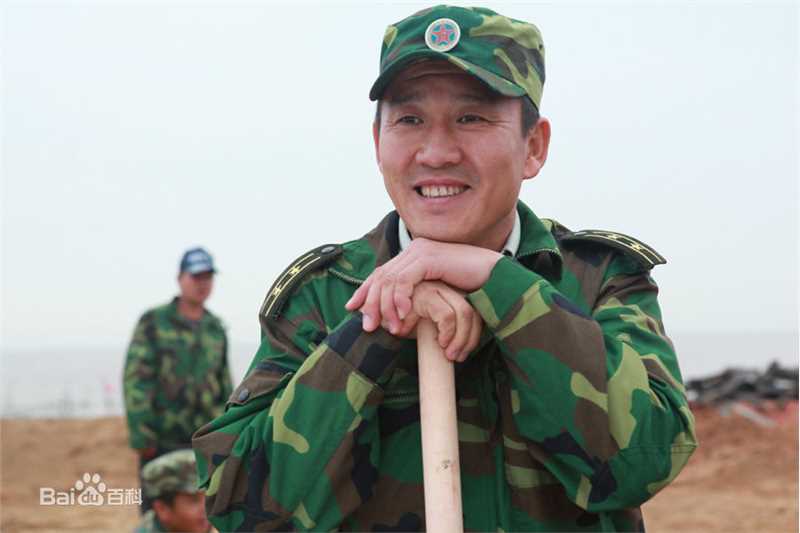 侯岩松照片壁纸壁纸