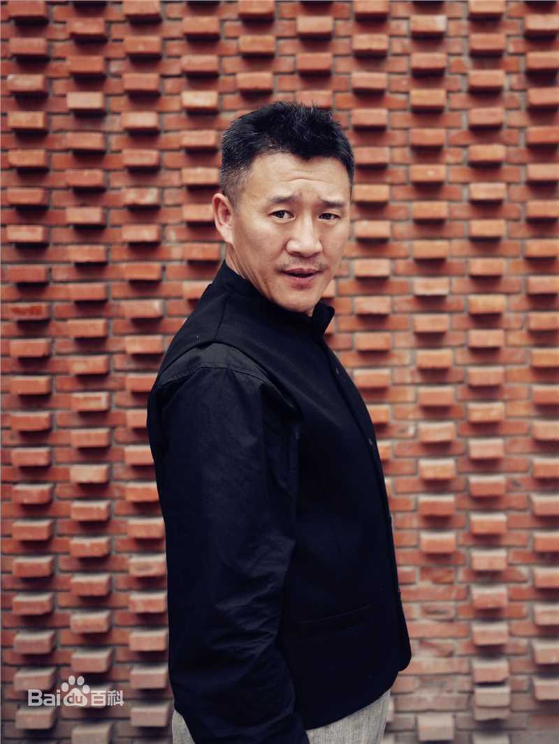 侯岩松照片壁纸壁纸