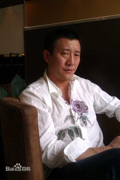 侯岩松照片壁纸壁纸