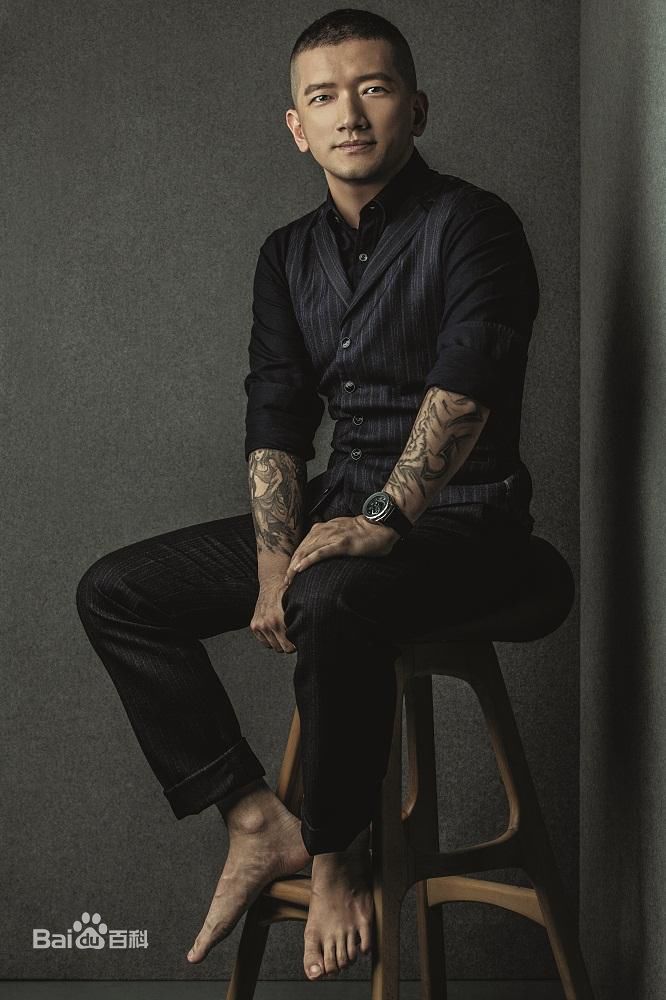 魏楠导演前后照片