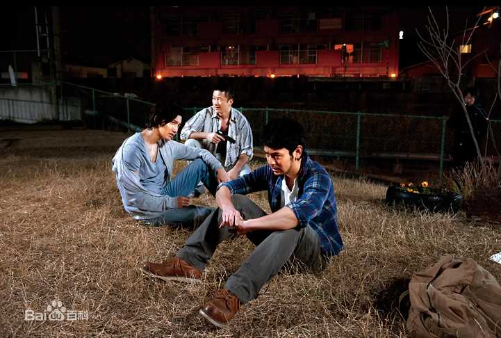 浅野忠信(Tadanobu Asano)抱着黄金飞翔生活照相册