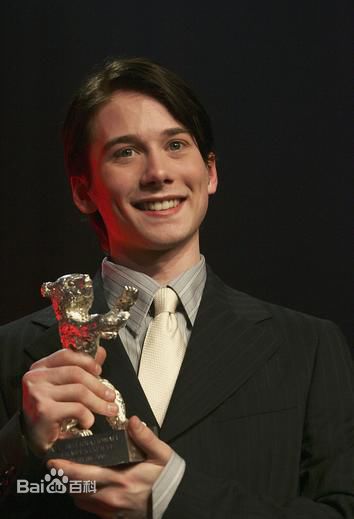 最优质卢·泰勒·普奇(Lou Taylor Pucci)生活照