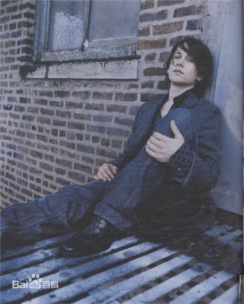 高清卢·泰勒·普奇(Lou Taylor Pucci)性感图片