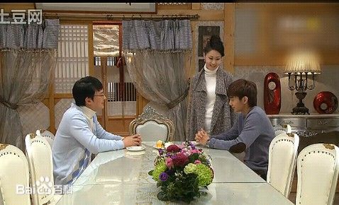 申恩庆()《欲望的火花》高清剧照