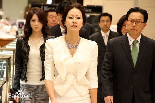 申恩庆()《欲望的火花》高清剧照