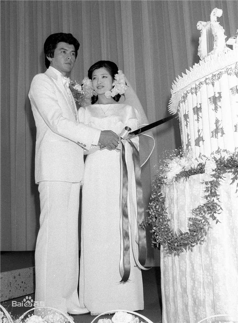 三浦友和(みうら ともかず、Miura Tomokazu)与山口百惠图片集生活照相册