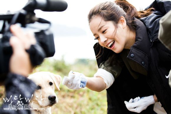 金奎泰(Kim Kyoo Tae（英文）、 （韩文）)在《吧嗒吧嗒》拍摄花絮中的