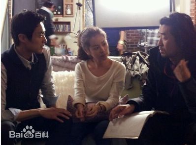 金奎泰(Kim Kyoo Tae（英文）、 （韩文）)在《吧嗒吧嗒》拍摄花絮中的