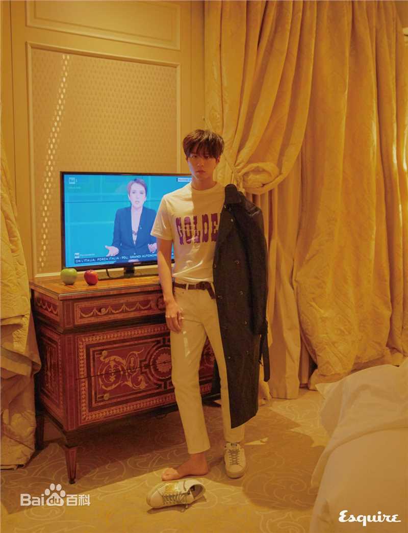 朴宝剑(|Park Bo Gum)Esquire韩国2018年3月号图册