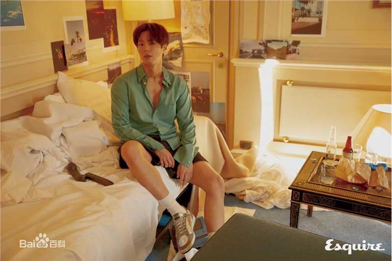 朴宝剑(|Park Bo Gum)Esquire韩国2018年3月号图册