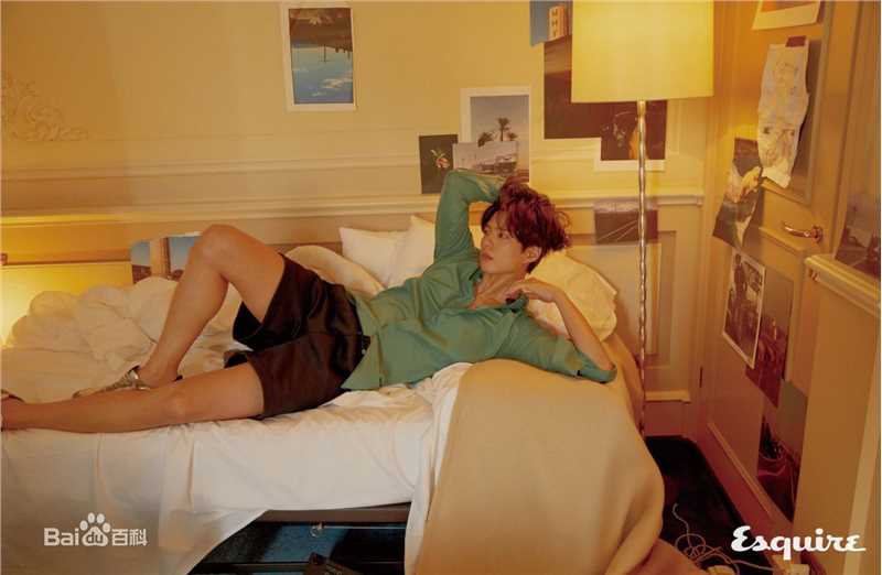 朴宝剑(|Park Bo Gum)Esquire韩国2018年3月号图册