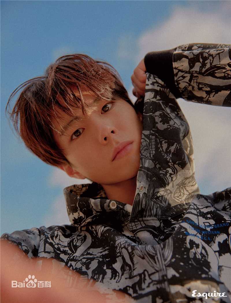 朴宝剑(|Park Bo Gum)Esquire韩国2018年3月号图册