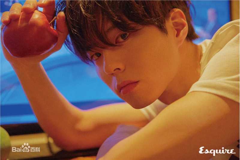 朴宝剑(|Park Bo Gum)Esquire韩国2018年3月号图册