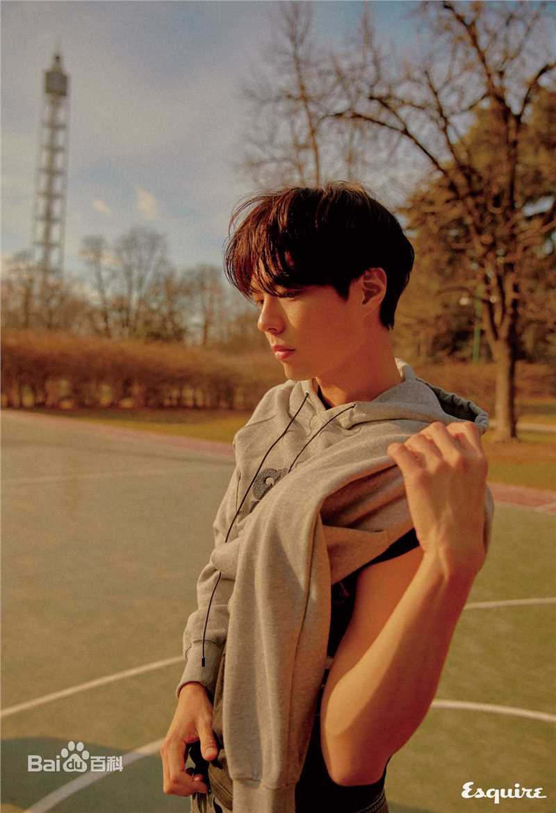 朴宝剑(|Park Bo Gum)Esquire韩国2018年3月号图册