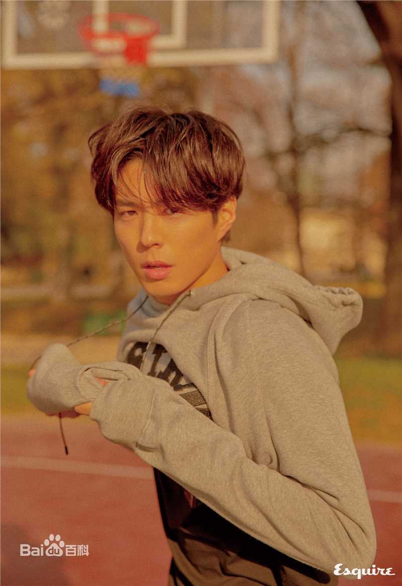 朴宝剑(|Park Bo Gum)Esquire韩国2018年3月号图册
