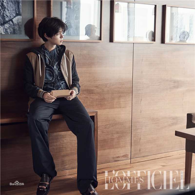 朴宝剑(|Park Bo Gum)L' Officiel Hommes泰国2018年6月号素颜照相册
