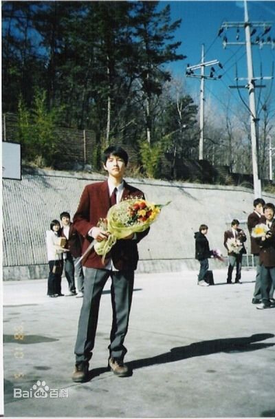 宋仲基(Song Joong Ki)宋家有儿初长成素颜照相册