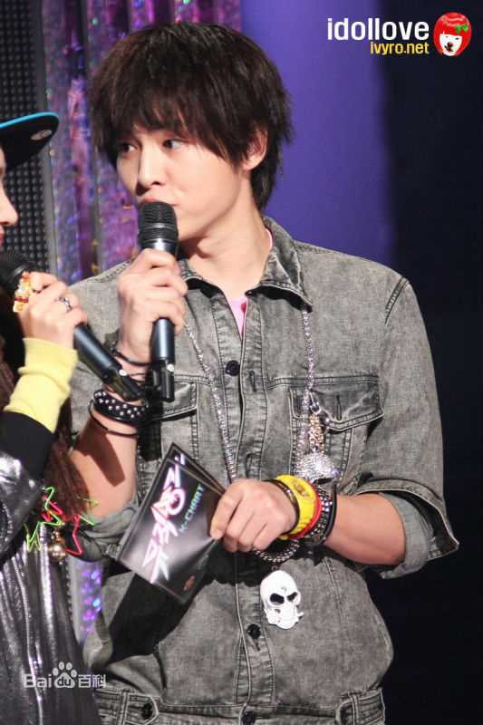 宋仲基(Song Joong Ki)综艺主持生活照