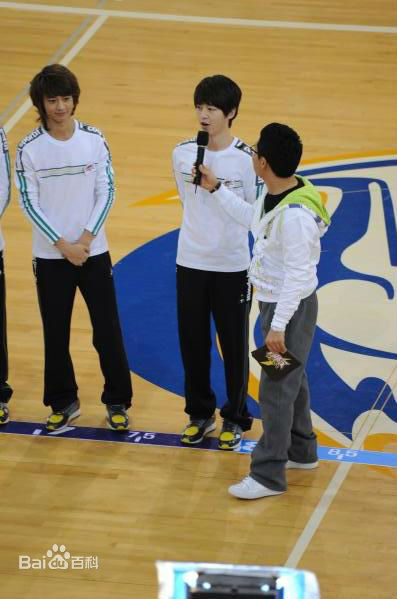 宋仲基(Song Joong Ki)综艺主持生活照