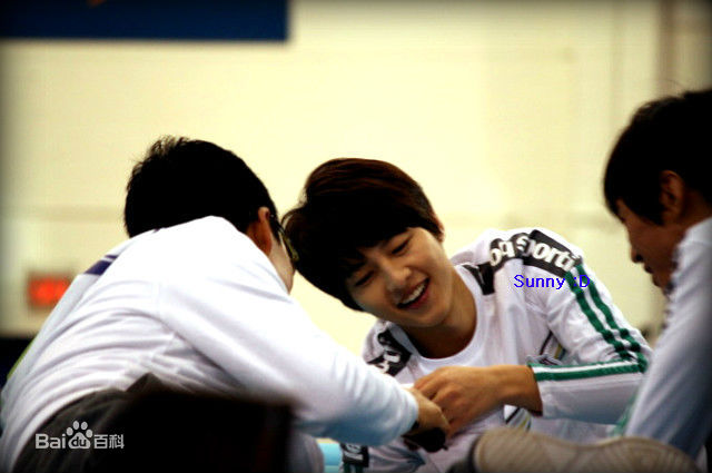 宋仲基(Song Joong Ki)综艺主持生活照