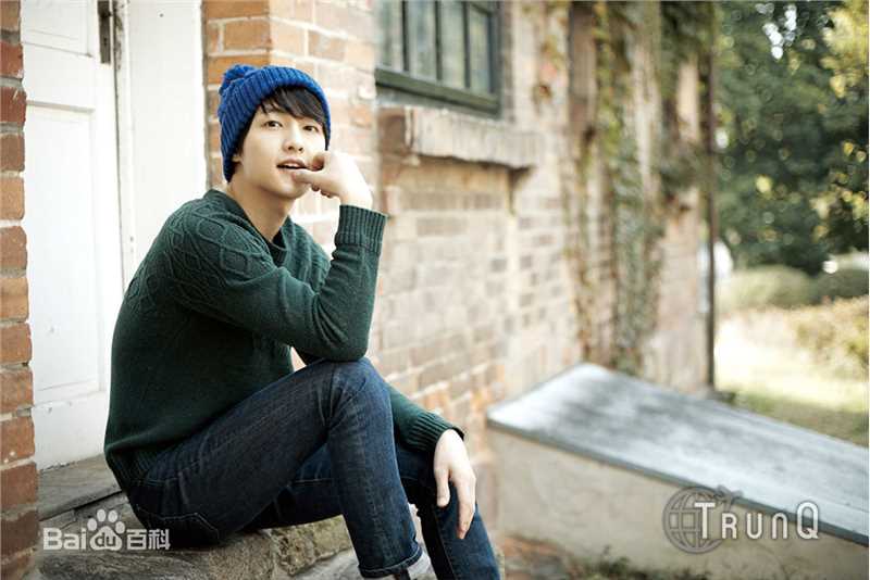 最优质宋仲基(Song Joong Ki)在《TrunQ Korea》大邱篇中的相册