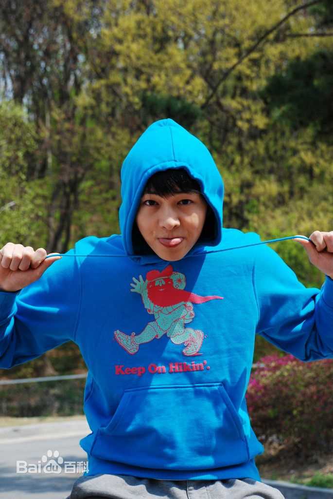 精选宋仲基(Song Joong Ki)在《Triple》（2009）中的图册