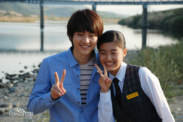 最全宋仲基(Song Joong Ki)在《圣诞节会下雪吗》(2009)中的壁纸