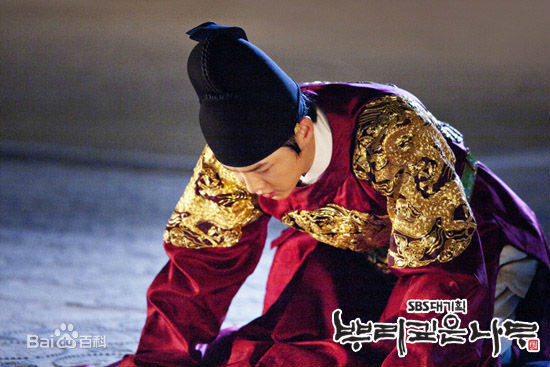 精选宋仲基(Song Joong Ki)在《树大根深》（2011）中的图册