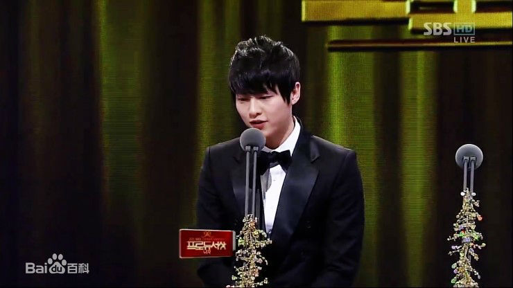 宋仲基(Song Joong Ki)S演技大赏（2011）性感图片壁纸